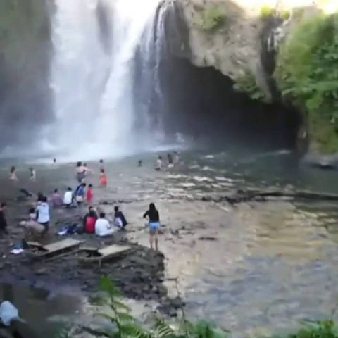 Tegenungan-Waterfall-1